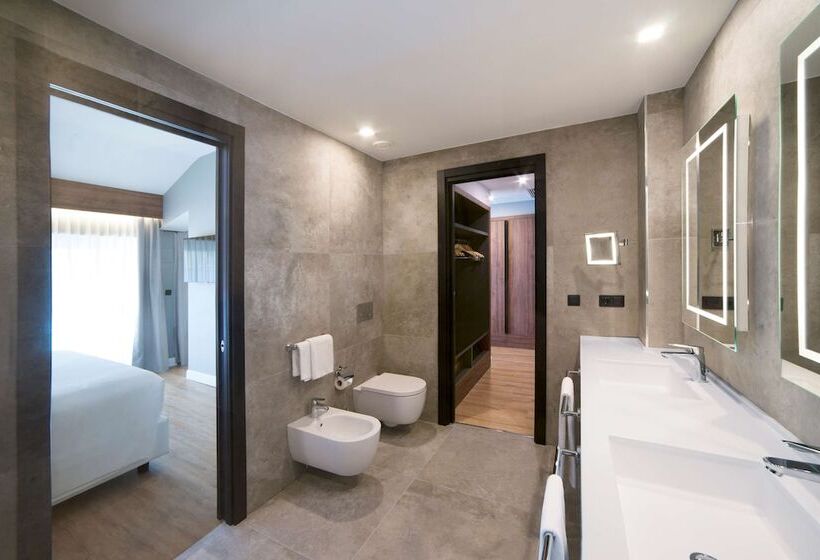 סוויטה, Radisson Blu Ghr , Rome