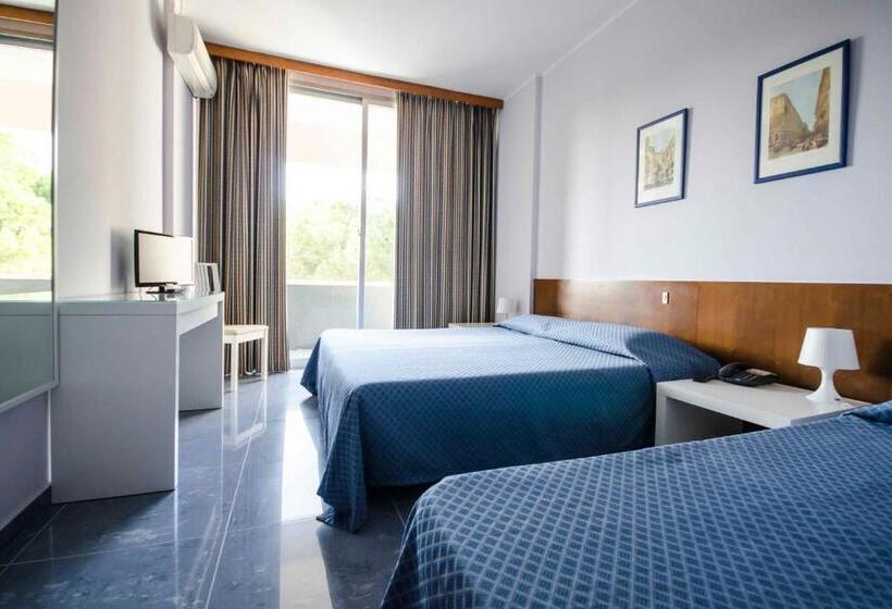 Номер Стандарт Трехместный, Grand Hotel Helios