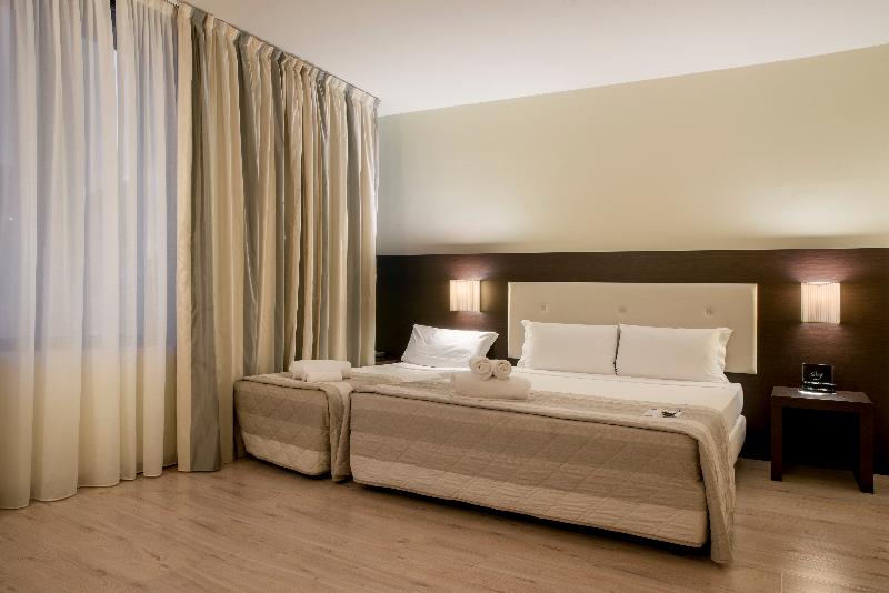 اتاق استاندارد سه نفره, Executive
