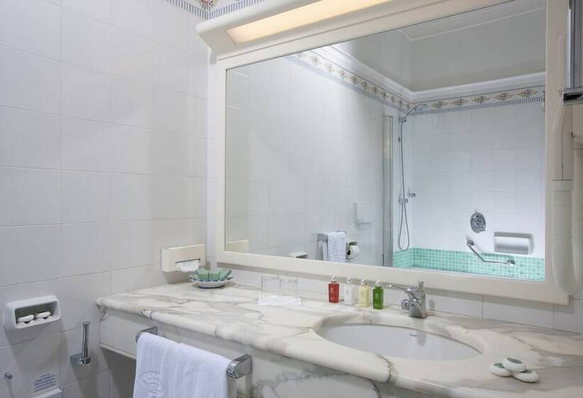 Deniz Manzaralı Premium Oda, Grand Hotel Ambasciatori