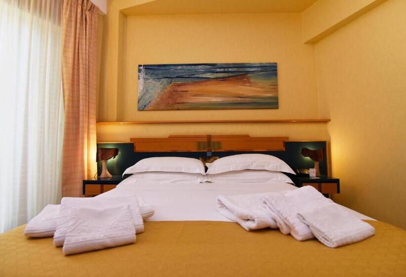 Четырехместный Номер Стандарт, Grand Hotel President