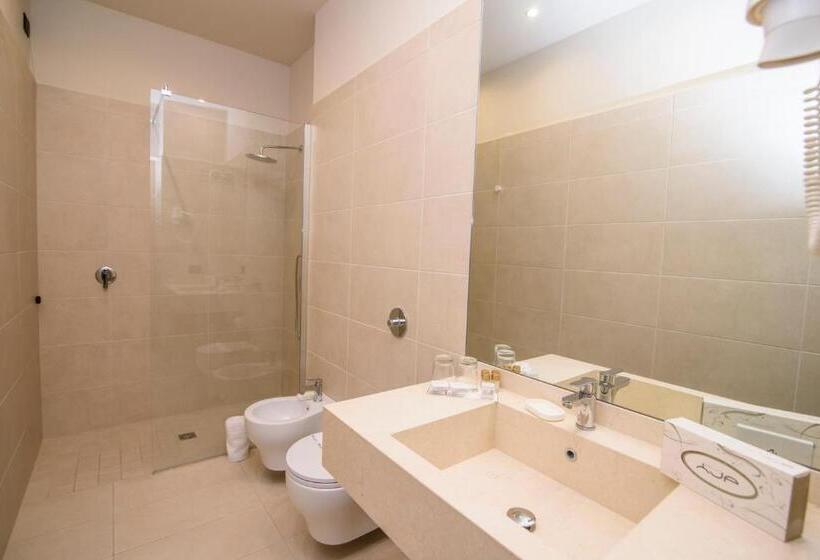 Номер Deluxe, Grand Hotel President