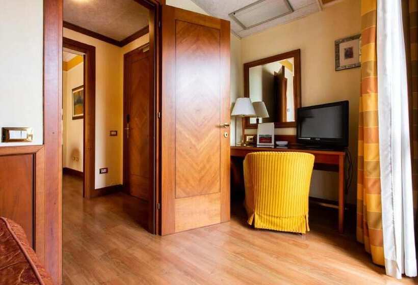 Трехместный Номер Классика, Il Chiostro By Lvg Hotel Collection