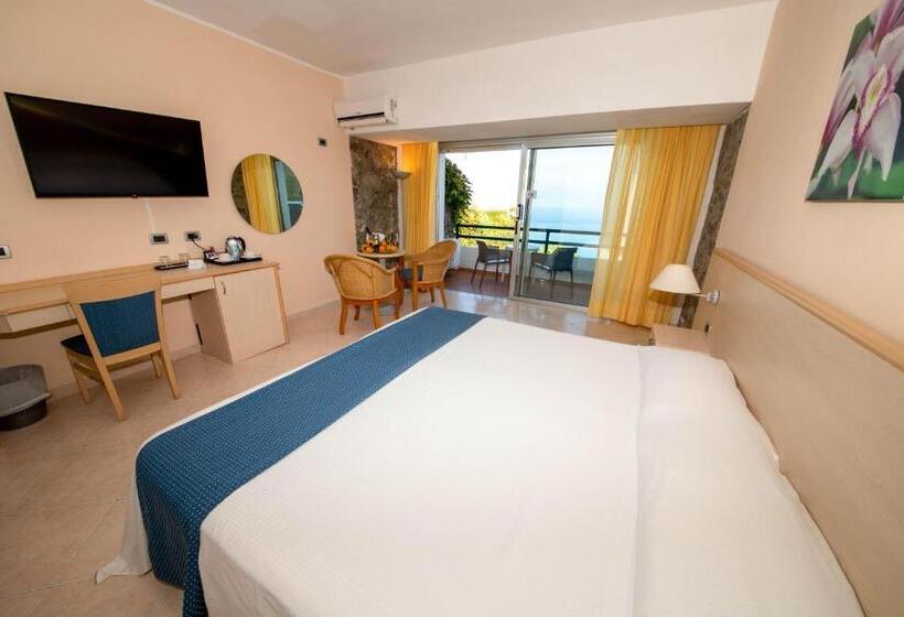 Семейный Номер, Labranda Rocca Nettuno Tropea