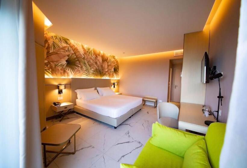 Habitación Premium Vista al Mar., Labranda Rocca Nettuno Tropea