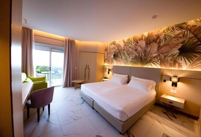 Habitación Premium Vista al Mar., Labranda Rocca Nettuno Tropea
