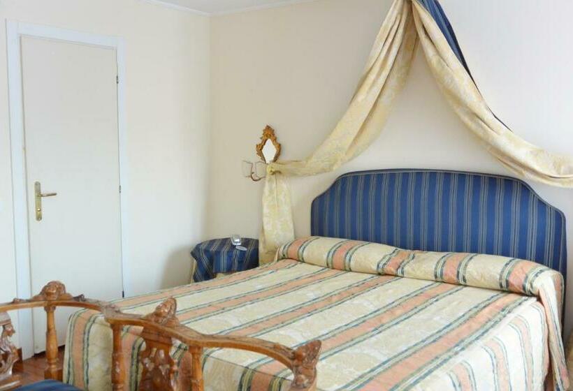 اتاق استاندارد یک نفره, San Zulian