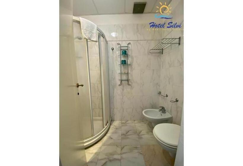 اتاق استاندارد سه نفره, Silvi