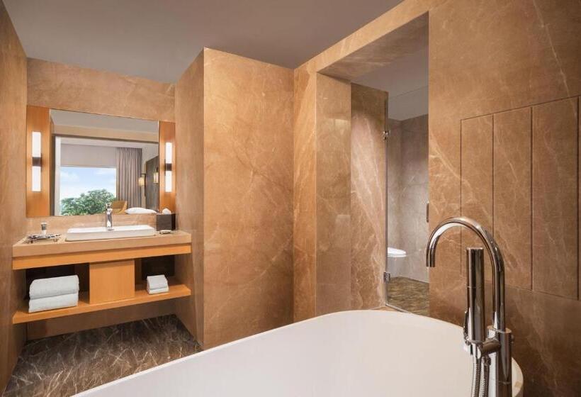 Люкс Executive Кровать Кинг, Courtyard By Marriott Tiruchirappalli