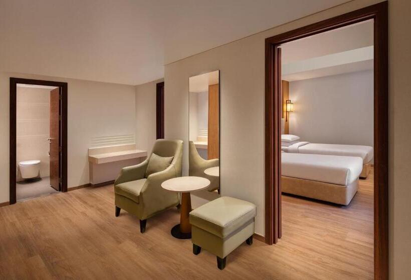 Люкс Семейный 2 Спальни, Courtyard By Marriott Tiruchirappalli