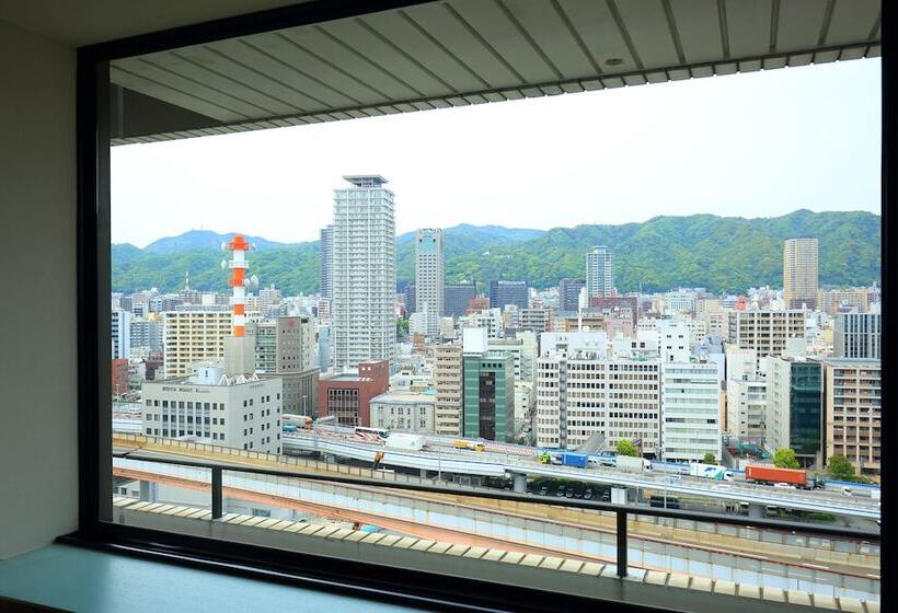 디럭스 트리플 룸, Okura Kobe