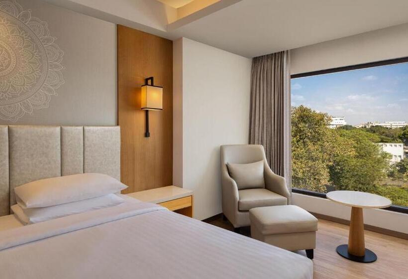 Полулюкс Кровать Кинг, Courtyard By Marriott Tiruchirappalli