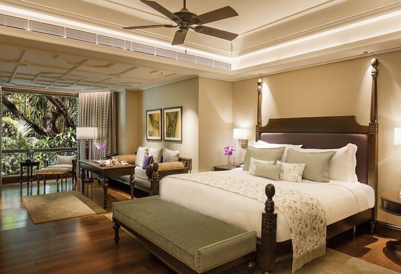Номер Клуб, Taj West End