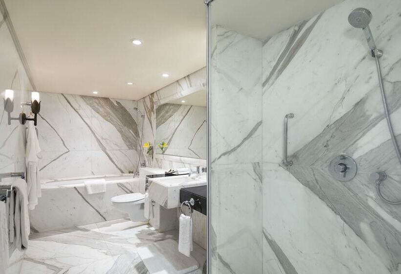 Люкс Executive Вид на Сад, Taj West End