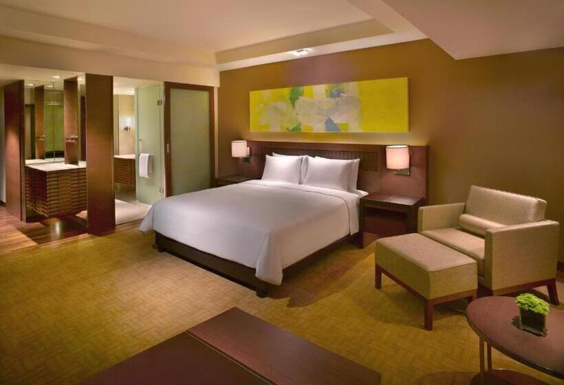 带大床的俱乐部房间, Hyatt Regency Kinabalu