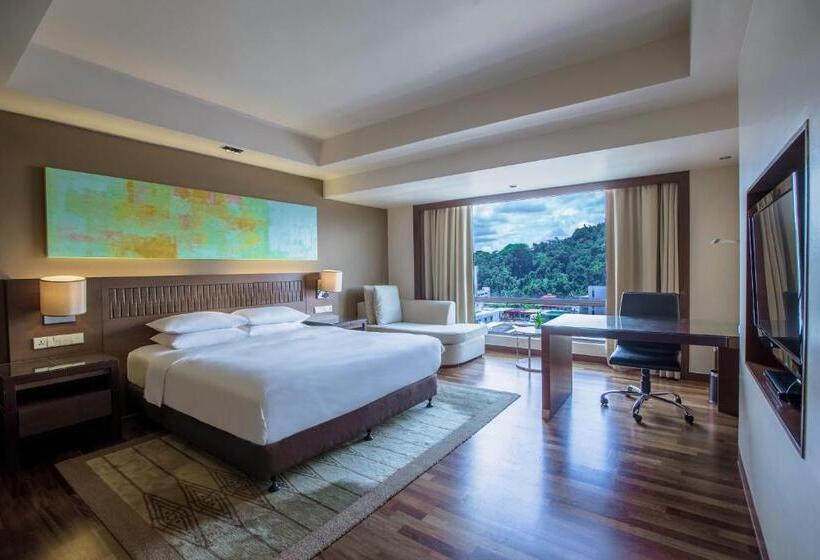 带大床的俱乐部房间, Hyatt Regency Kinabalu