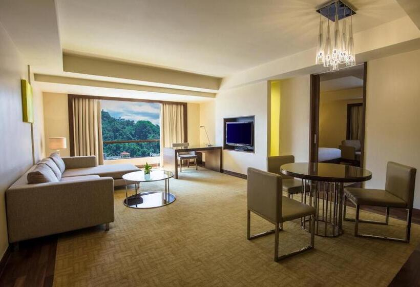 Люкс Кровать Кинг, Hyatt Regency Kinabalu
