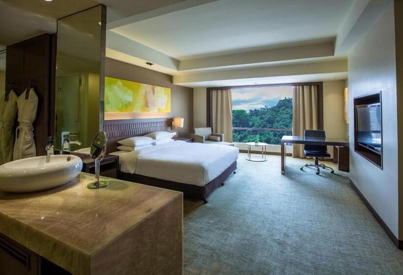Стандартный Номер Кровать Кинг, Hyatt Regency Kinabalu