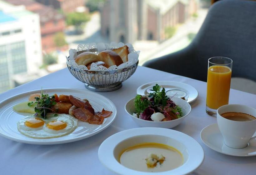 Трехместный Номер Премиум, Royal Hotel Seoul