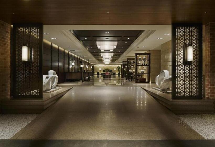 Королевский Люкс, Royal Hotel Seoul