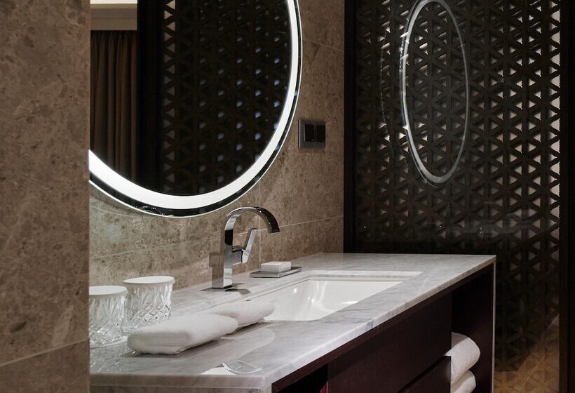 Полулюкс Клуб, Royal Hotel Seoul