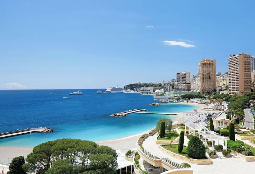 سوییت جونیور با چشم‌انداز دریا, Le Méridien Beach Plaza