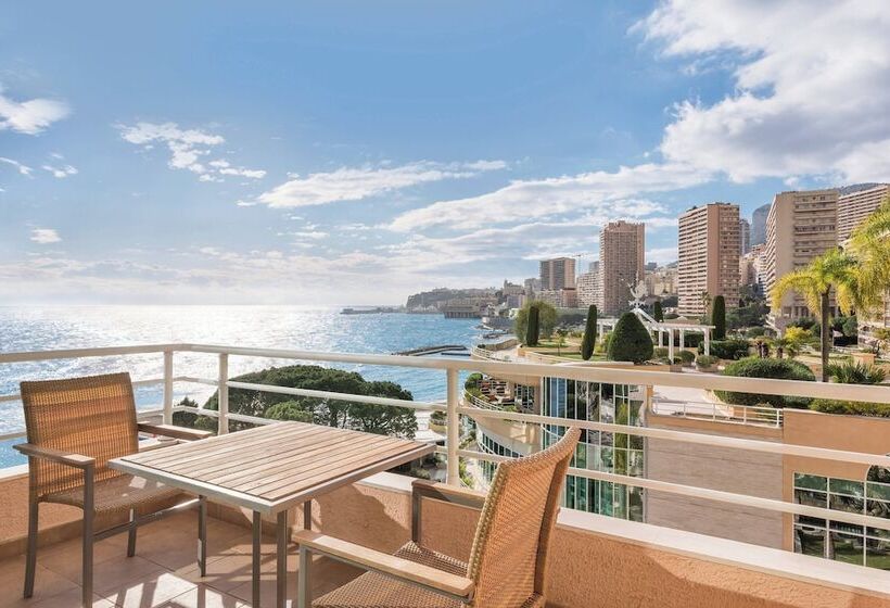 اتاق اجرایی, Le Méridien Beach Plaza