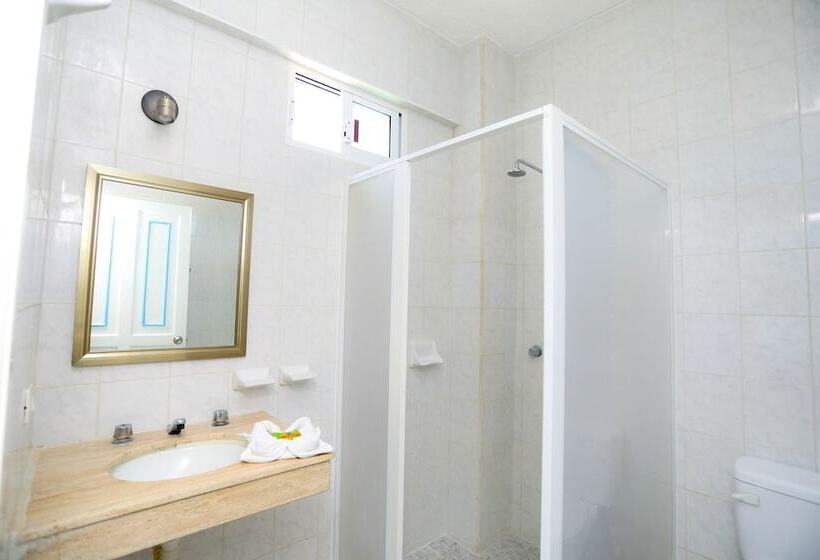 Cameră Standard, Maria De Lourdes