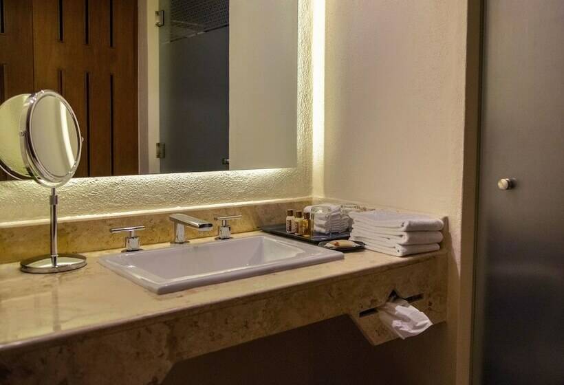 Quarto Standard Piso Térreo, Sheraton Buganvilias Resort & Convention Center