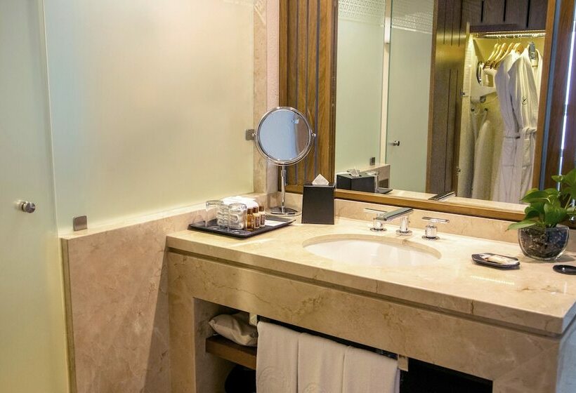 Quarto deluxe vista mar, Sheraton Buganvilias Resort & Convention Center
