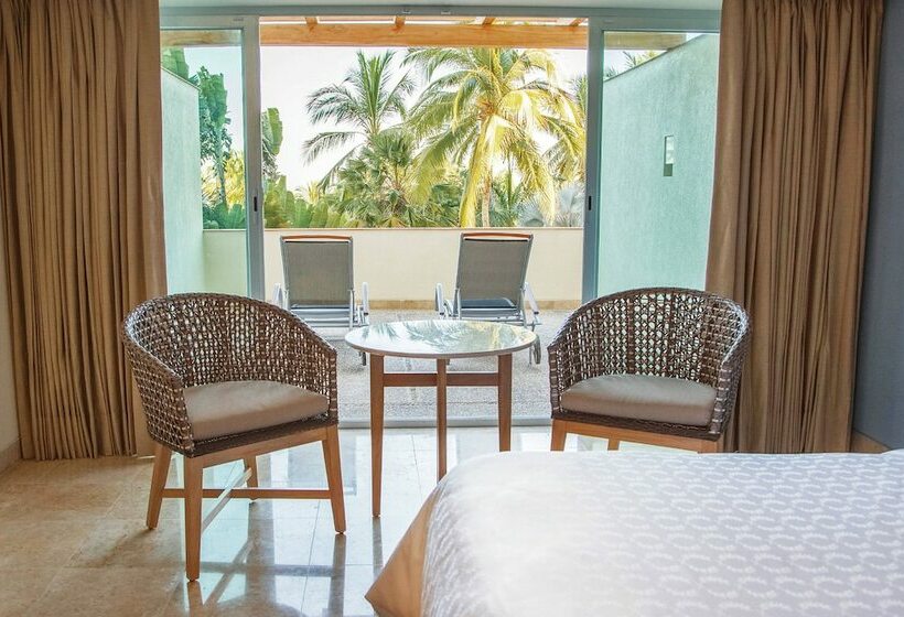Quarto deluxe vista mar, Sheraton Buganvilias Resort & Convention Center