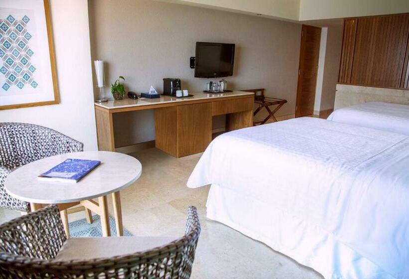Quarto Deluxe com Vistas, Sheraton Buganvilias Resort & Convention Center
