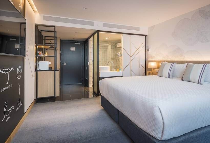 스탠다드 룸 킹사이즈 침대, M Social Auckland