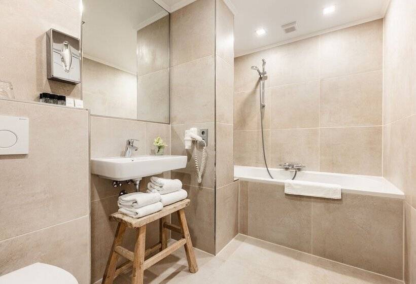 Семейный Номер, The Delphi  Amsterdam Townhouse
