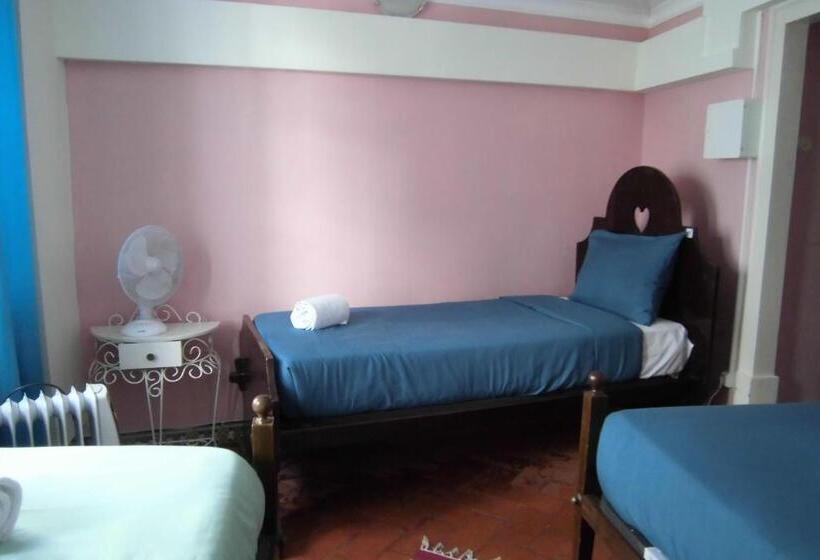 Quarto Triplo Estandar, Hostel The White Butterfly