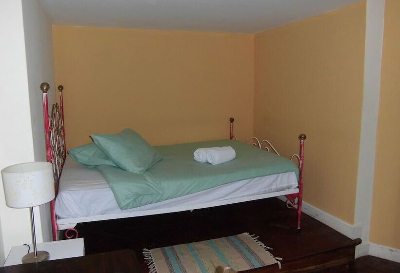 Quarto Triplo Estandar, Hostel The White Butterfly
