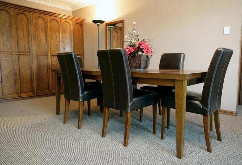 جناح إدارى, Distinction Coachman Hotel, Palmerston North