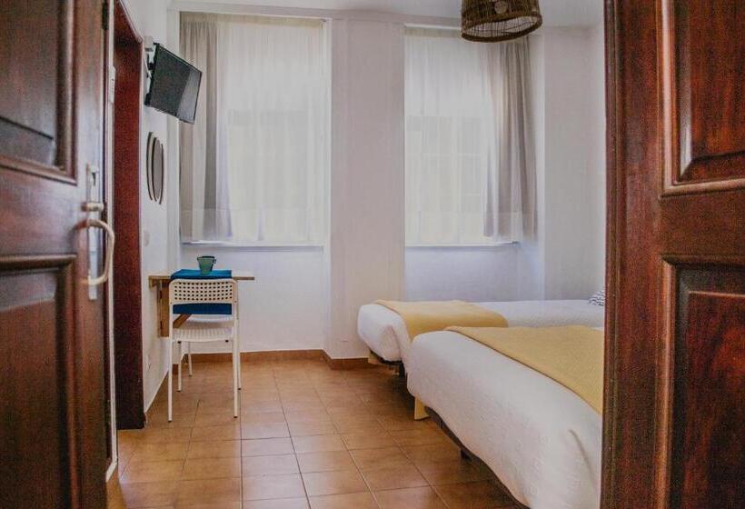 اتاق استاندارد سه نفره, Residencial Avenida