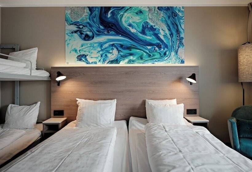 Номер Стандарт Трехместный, Tanumstrand Spa & Resort