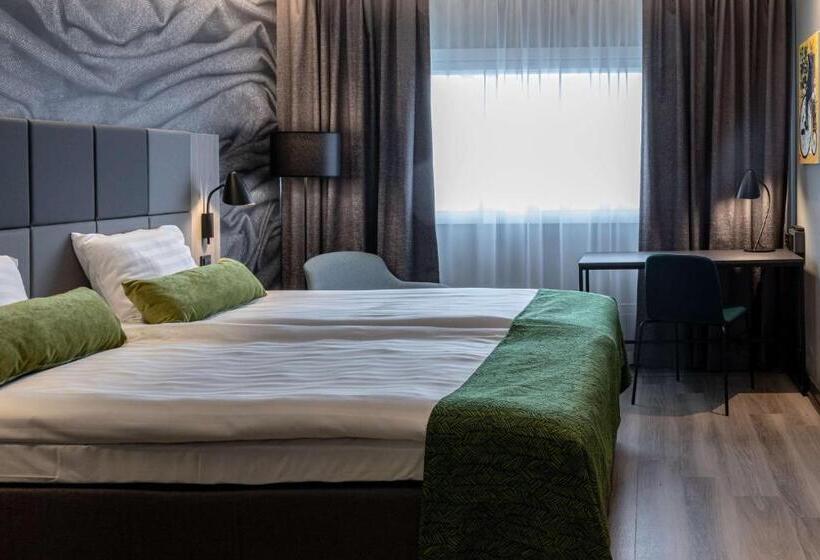 Стандартный Номер Кровать Кинг, Scandic Pasila