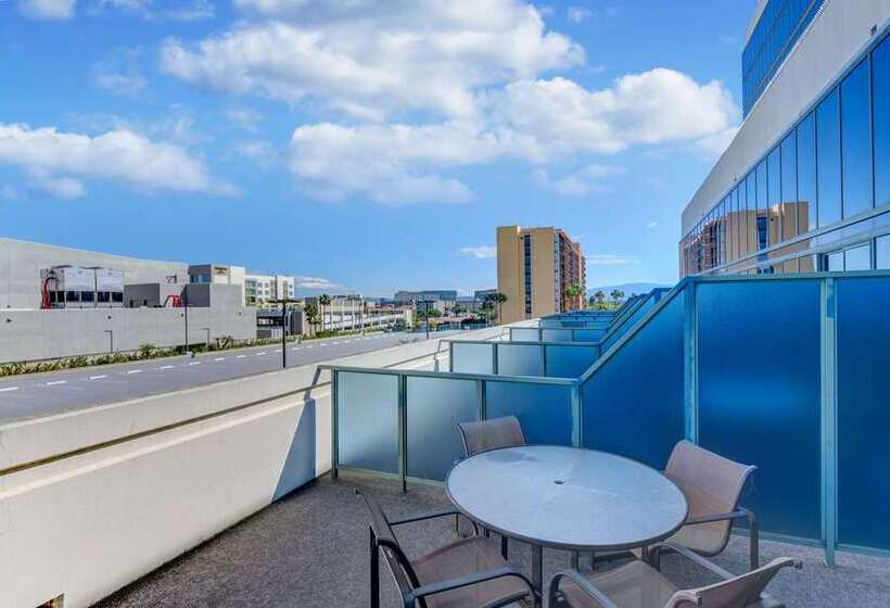 Standard-huone King-vuode, Hilton Anaheim