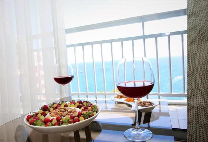 Chambre Standard Vue Mer, Lara Otel