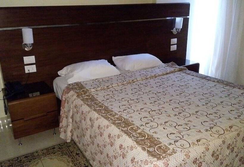 Quarto Deluxe Vista Cidade, Pharaohs