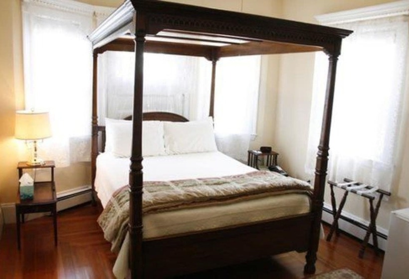 スタンダードルーム, The Coolidge Corner Guest House: A Brookline Bed And Breakfast