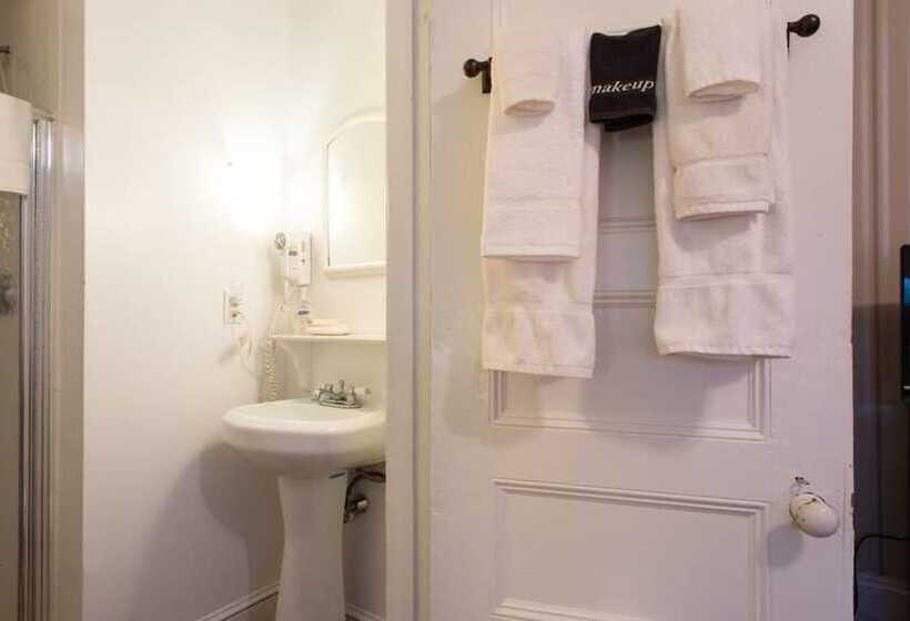 スタンダードルーム, The Coolidge Corner Guest House: A Brookline Bed And Breakfast