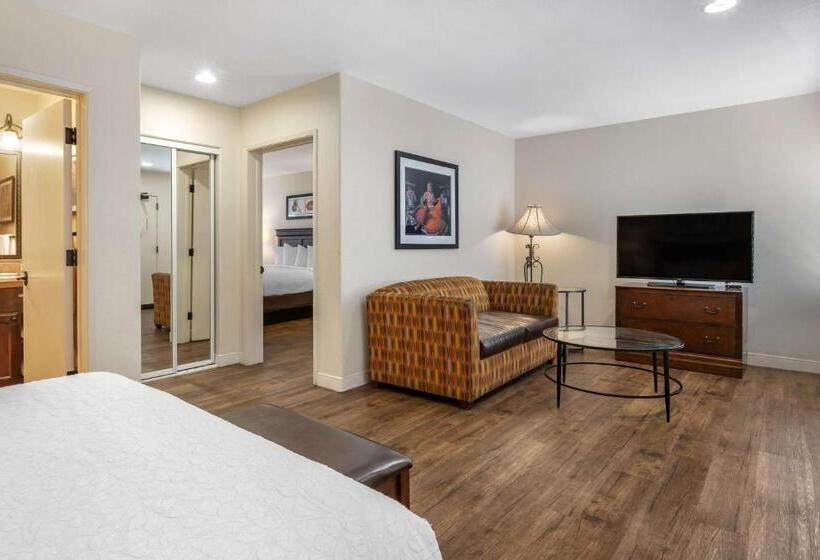 디럭스 스위트, Best Western Rose Garden Inn