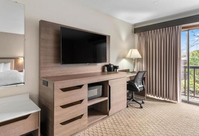 Люкс Кровать Кинг, Cedar Street Hotel & Suites