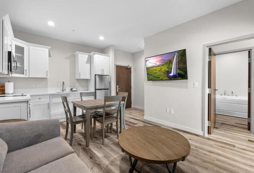 Апартаменты 2 Спальни, Cedar Street Hotel & Suites