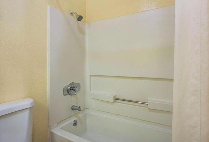 장애인을 위한 킹사이즈 침대 스탠다드 룸, Econo Lodge Hurricane Zion Park Area