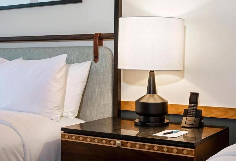 스탠다드 룸 킹사이즈 침대, Merriweather Lakehouse Hotel, Autograph Collection